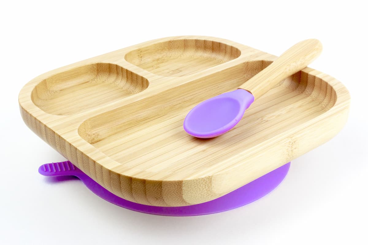 Set de repas pour bébé : assiette à compartiments + cuillère